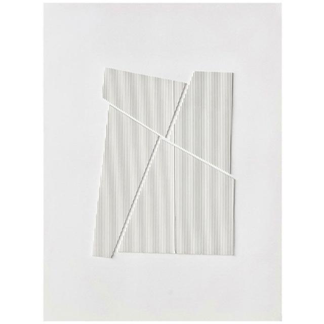 033056 WHITESHADOW Front New